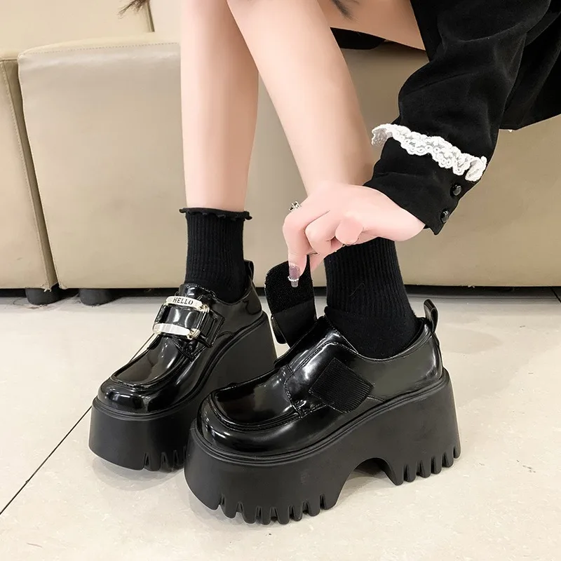 Damskie buty na wysokiej platf – Leather Sneaker Care Kit recenzja i cena